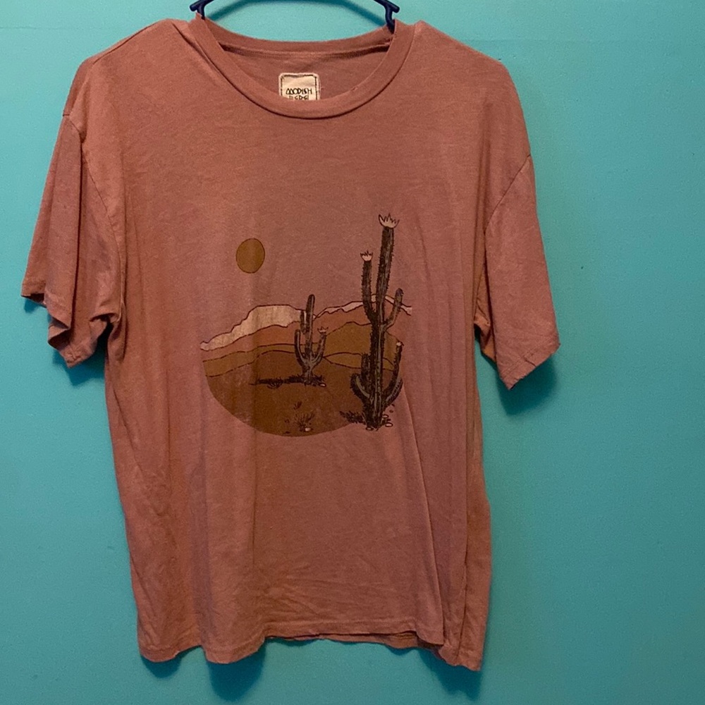 Pink cactus shirt from the buckle size medium